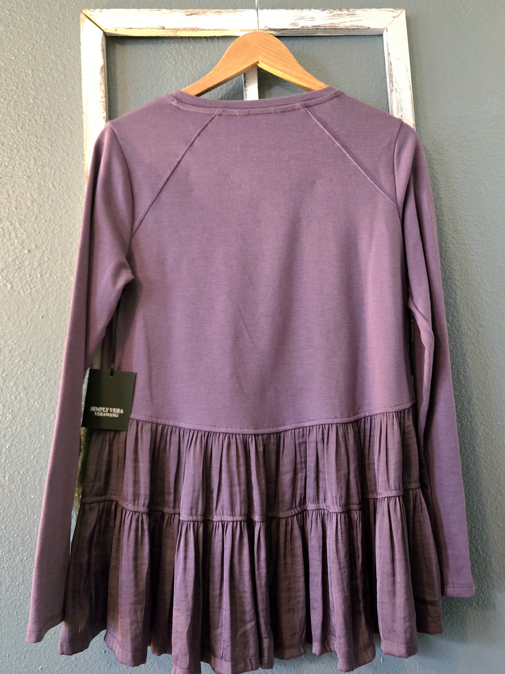 NWT Simply Vera Vera Wang Exotic Violet Peplum Tiered Sweatshirt - Medium - Picture 4 of 5